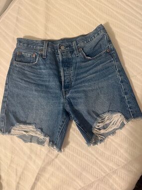 Levi's Women’s 501 Jeans Mid Thigh Shorts